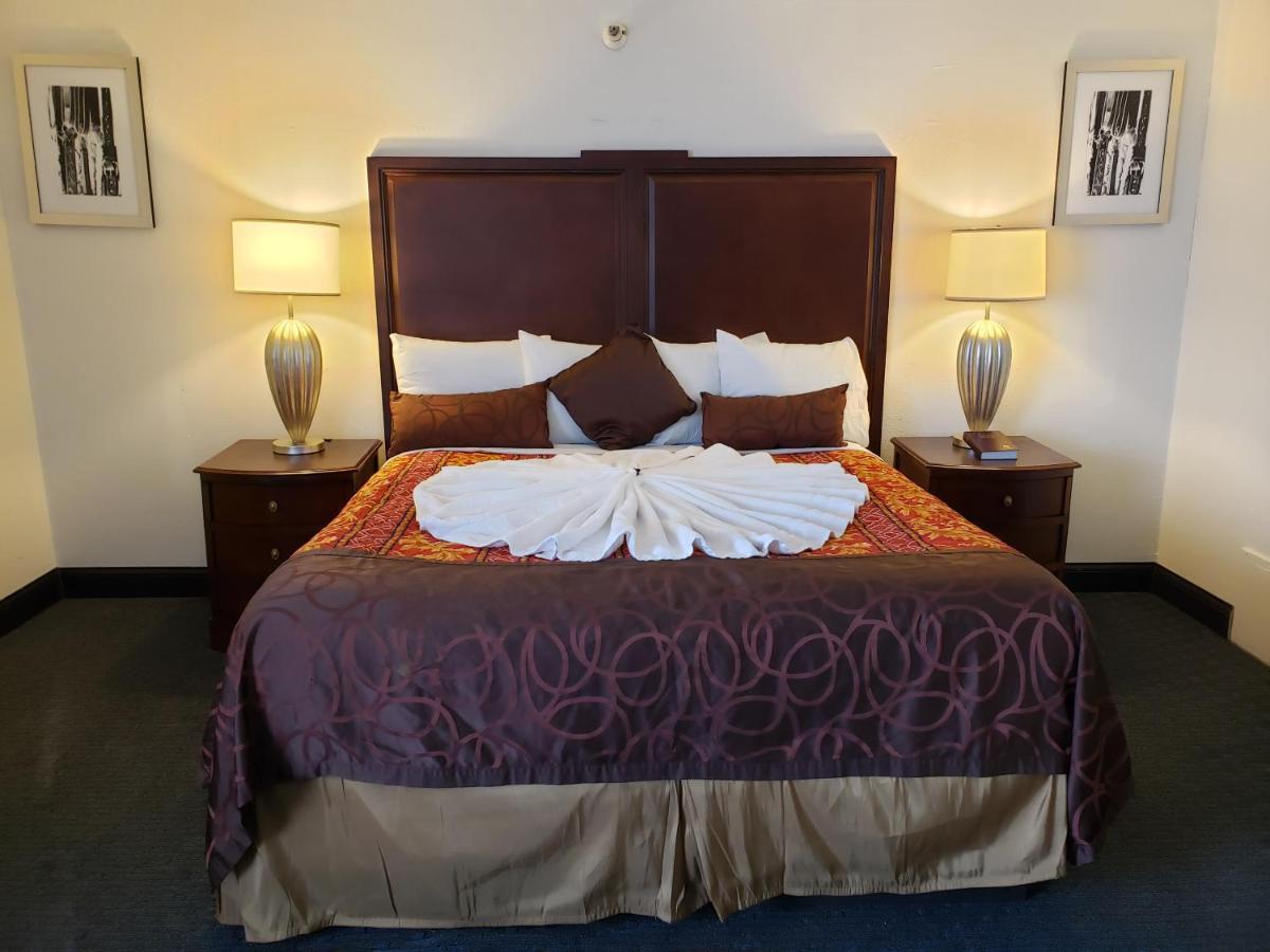 Travelodge By Wyndham Brooklyn Center Extérieur photo