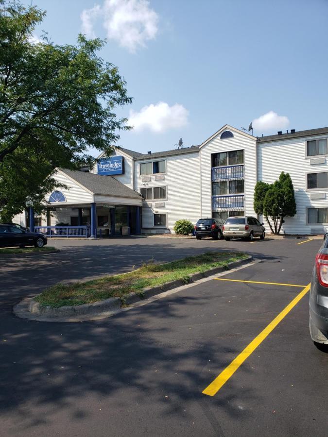 Travelodge By Wyndham Brooklyn Center Extérieur photo