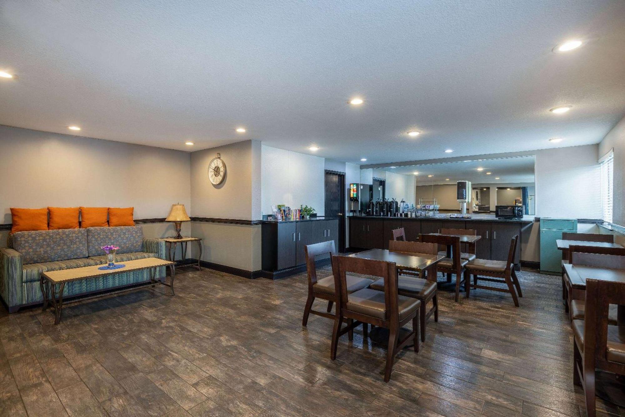 Travelodge By Wyndham Brooklyn Center Extérieur photo