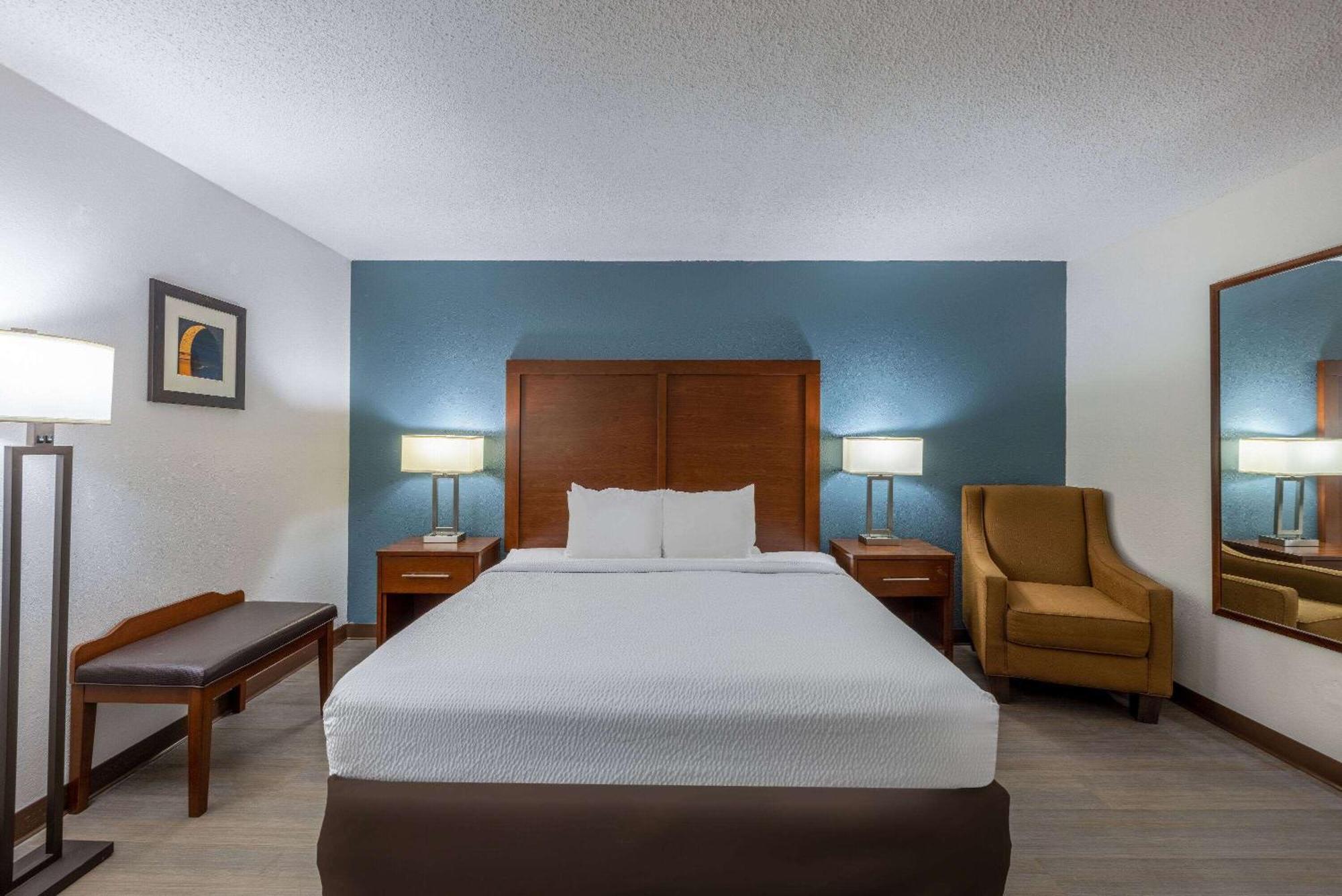 Travelodge By Wyndham Brooklyn Center Extérieur photo