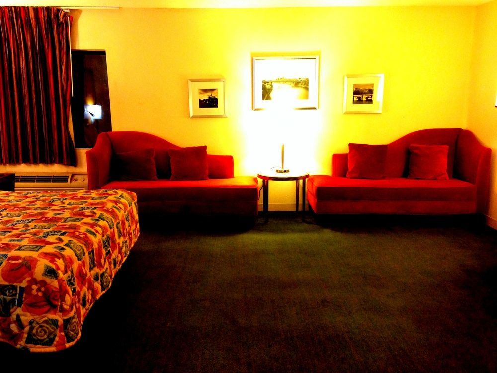 Travelodge By Wyndham Brooklyn Center Extérieur photo