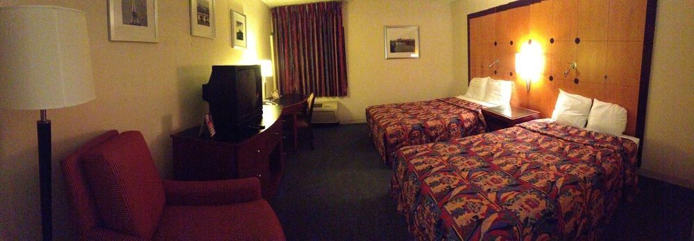 Travelodge By Wyndham Brooklyn Center Extérieur photo