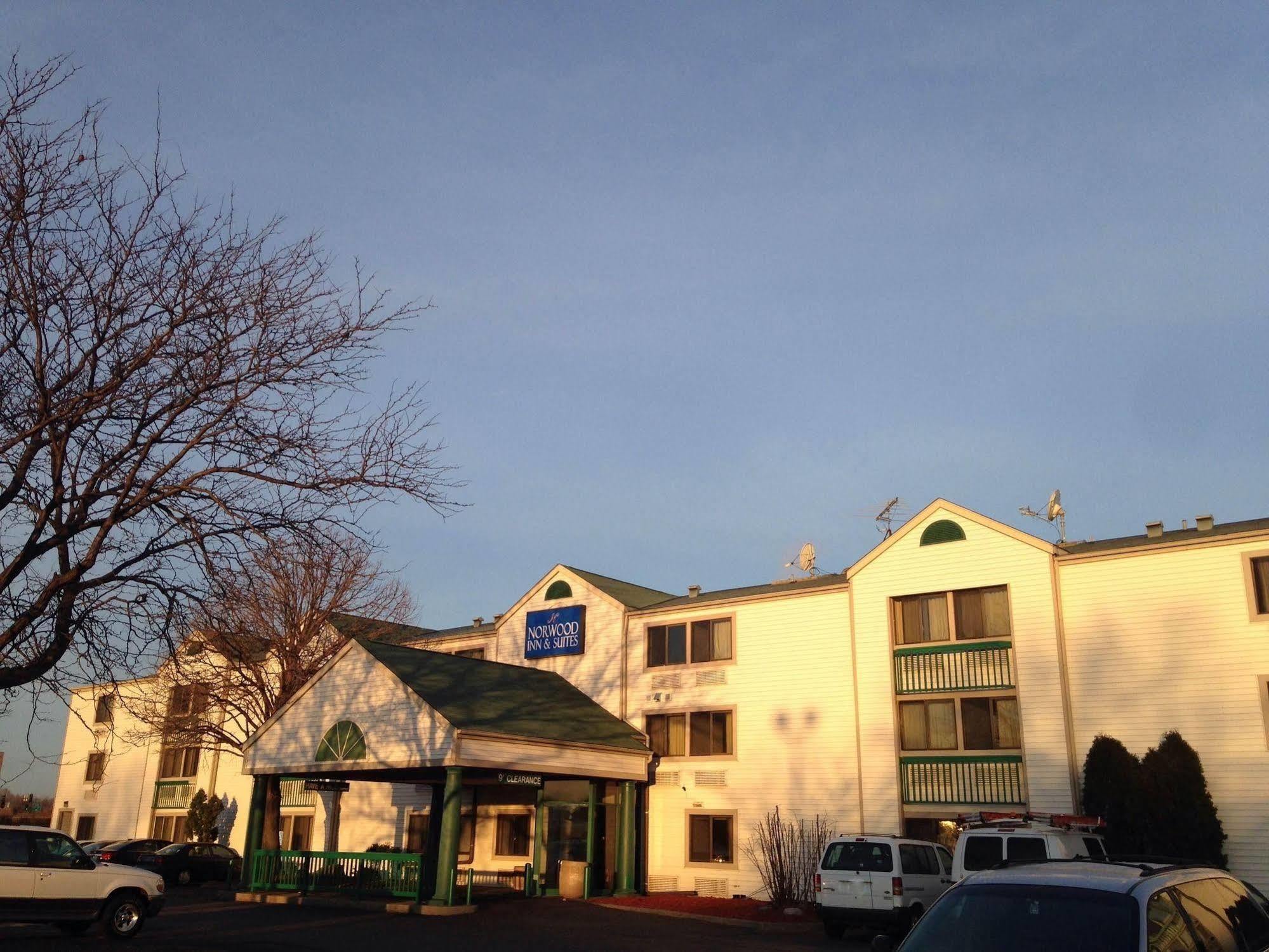 Travelodge By Wyndham Brooklyn Center Extérieur photo