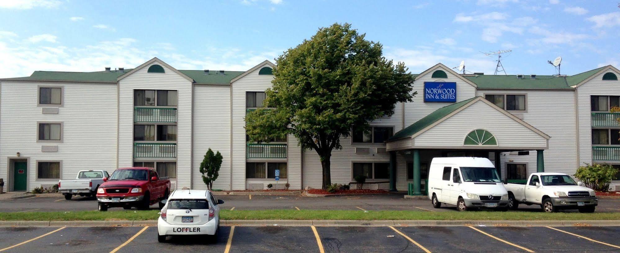 Travelodge By Wyndham Brooklyn Center Extérieur photo