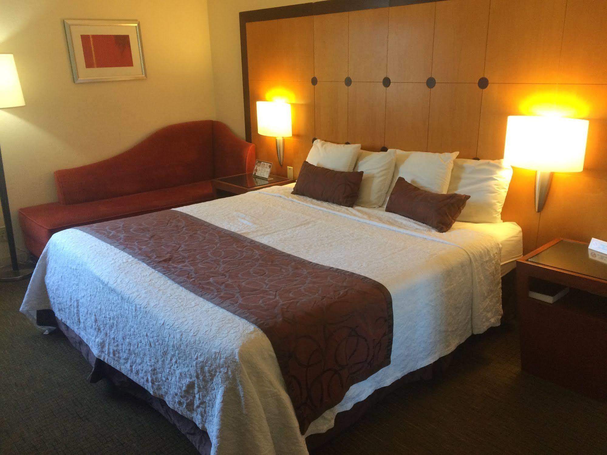 Travelodge By Wyndham Brooklyn Center Extérieur photo