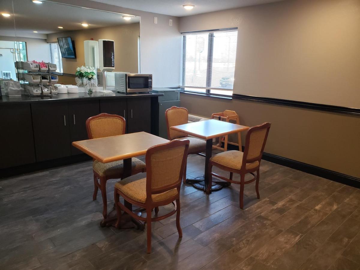 Travelodge By Wyndham Brooklyn Center Extérieur photo
